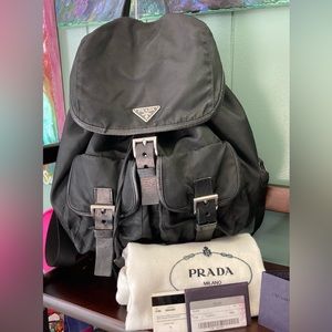 ⭐️OBO⭐️Authenticated Prada Zaino Large Backpack Gently Used make an offer now!!!